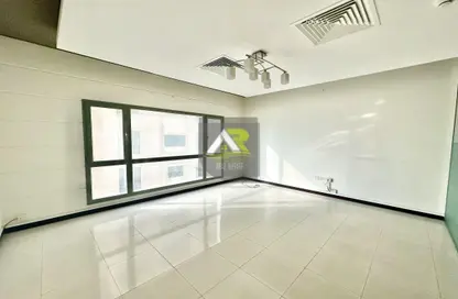 Office Space - Studio - 3 Bathrooms for rent in Seef - Capital Governorate