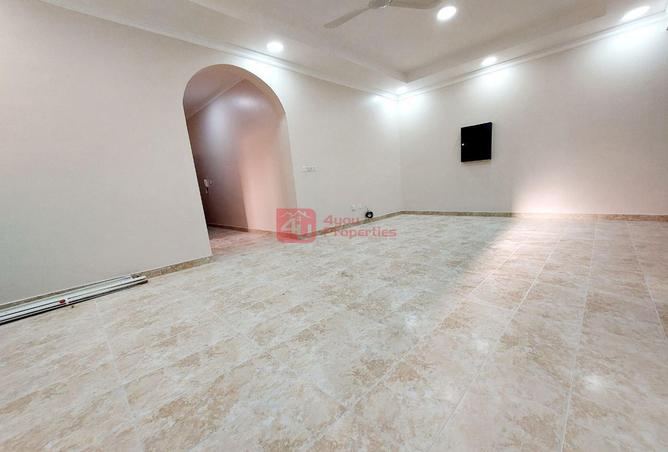 Apartment - 2 Bedrooms - 2 Bathrooms for rent in Ghuraifah (Old Juffair) - Manama - Capital Governorate