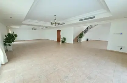 مجمع سكني - 3 غرف نوم - 3 حمامات للايجار في الجنبية - المحافظة الشمالية