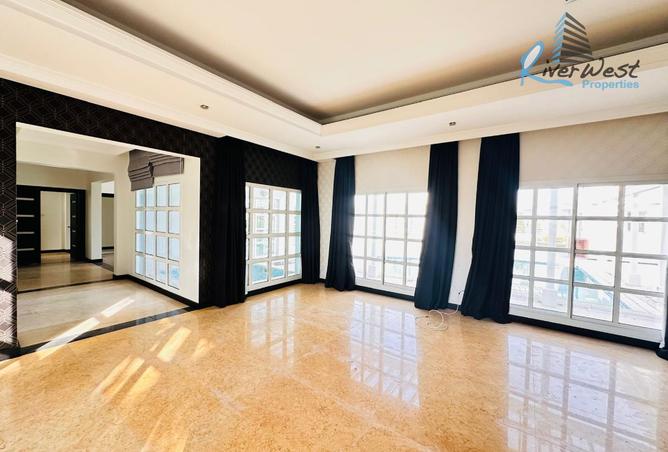 956754 - Property Image 3