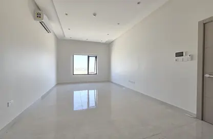 Apartment - 2 Bedrooms - 2 Bathrooms for rent in Jeblat Hebshi - Northern Governorate