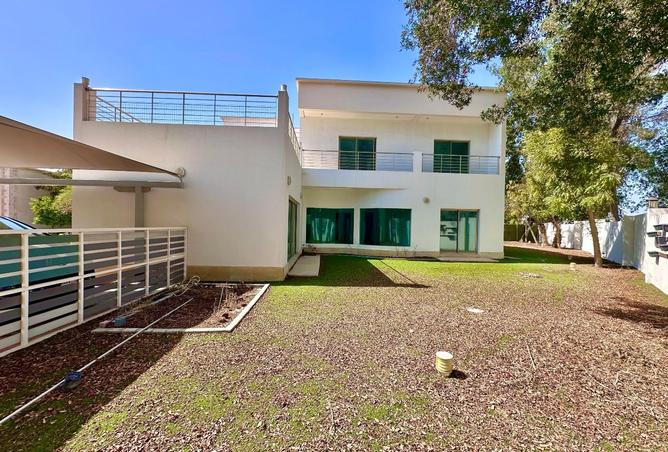 989402 - Property Main Image