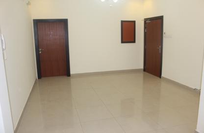 Apartment - 1 Bedroom - 2 Bathrooms for rent in Janabiya - Northern Governorate
