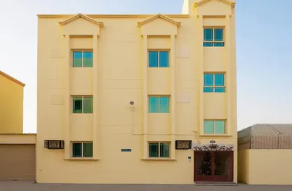 عمارة بالكامل - 2 غرف نوم - 2 حمامات للبيع في السقية - المنامة - محافظة العاصمة