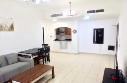 Living / Dining Room image for: Apartment - 2 Bedrooms - 2 Bathrooms for rent in Ghuraifah (Old Juffair) - Manama - Capital Governorate, Image 1