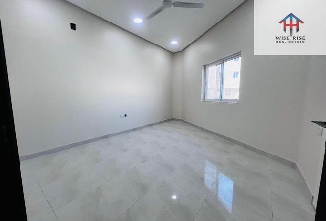 967005 - Property Image 3