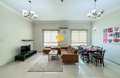 Apartment - 2 Bedrooms - 2 Bathrooms for rent in Zinj - Manama - Capital Governorate