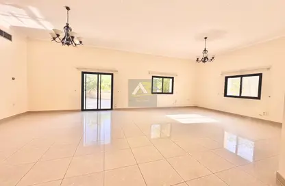 Villa - 4 Bedrooms - 4 Bathrooms for rent in Saar - Northern Governorate