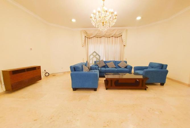 Villa - 4 Bedrooms - 4 Bathrooms for rent in Mahooz - Manama - Capital Governorate