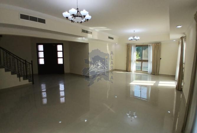 905070 - Property Image 2