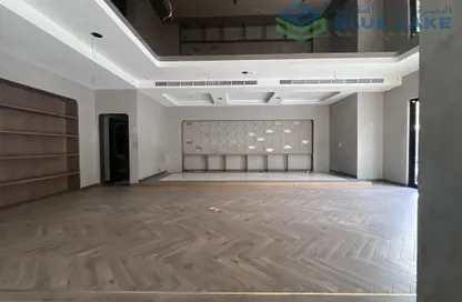 Shop - Studio - 2 Bathrooms for rent in Manama Sea Front - Manama - Capital Governorate