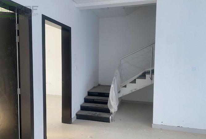 960512 - Property Image 3