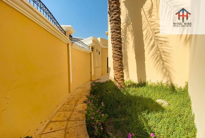 987099 - Property Image 2