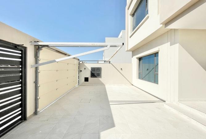 986119 - Property Image 2