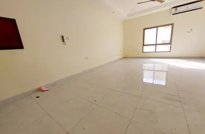 شقة - 2 غرف نوم - 2 حمامات للايجار في توبلي - المحافظة الوسطى