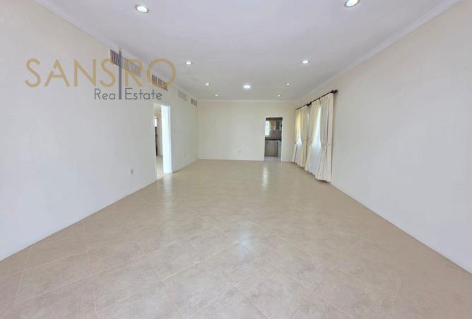 988709 - Property Image 3
