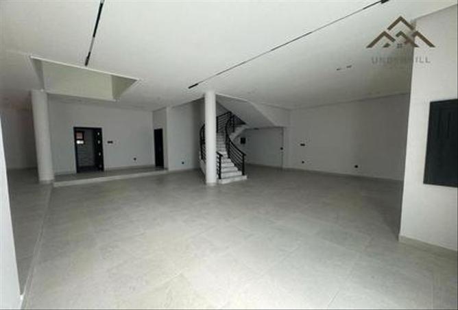 945912 - Property Image 3