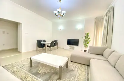 Apartment - 2 Bedrooms - 2 Bathrooms for rent in Al Juffair - Capital Governorate