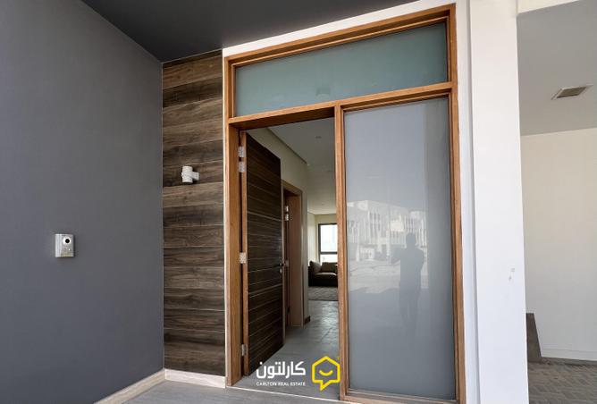 977660 - Property Image 2