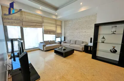 Apartment - 2 Bedrooms - 3 Bathrooms for rent in Al Juffair - Capital Governorate