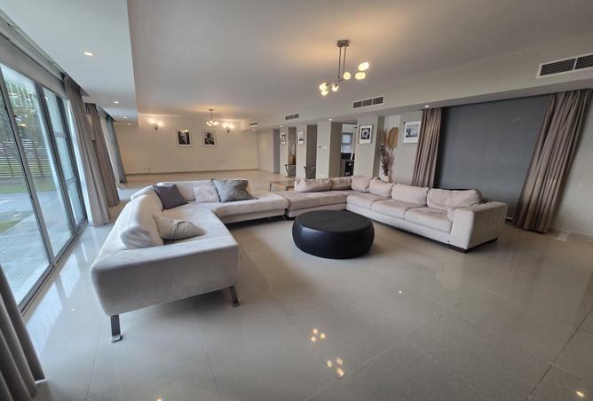 946888 - Property Image 2