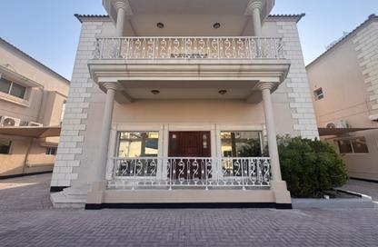 Villa - 4 Bedrooms - 5 Bathrooms for rent in Al Juffair - Capital Governorate