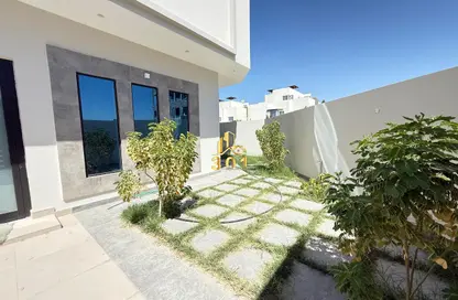 Villa - 5 Bedrooms - 6 Bathrooms for rent in Janabiya - Northern Governorate