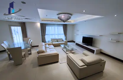 Apartment - 2 Bedrooms - 2 Bathrooms for rent in Al Juffair - Capital Governorate