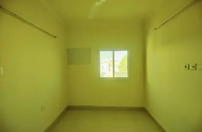 Apartment - 2 Bedrooms - 2 Bathrooms for rent in Busaiteen - Muharraq Governorate