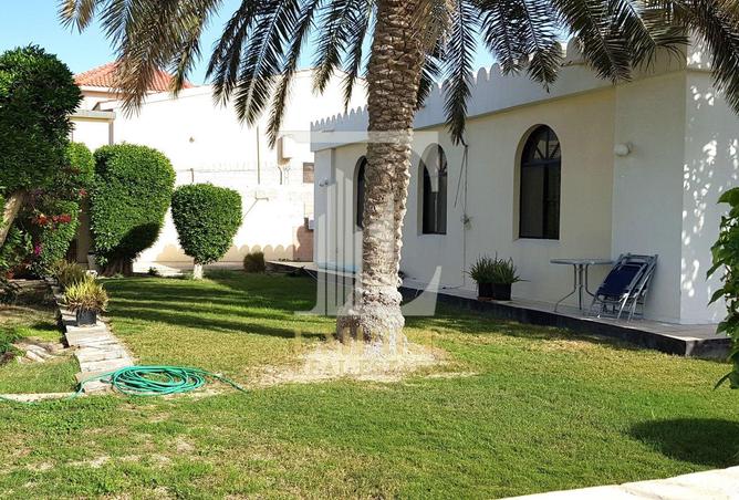 985528 - Property Image 2