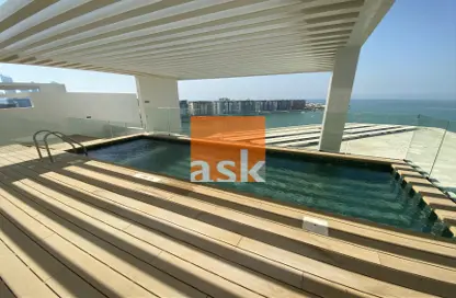 صورة لـ حوض سباحة شقة - 2 غرف نوم - 4 حمامات للبيع في مرفأ البحرين المالي - المنامة - محافظة العاصمة ، صورة رقم 1