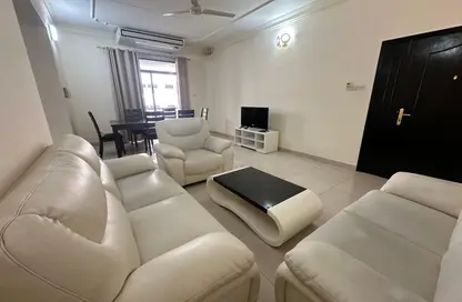 Apartment - 2 Bedrooms - 2 Bathrooms for rent in Al Juffair - Capital Governorate