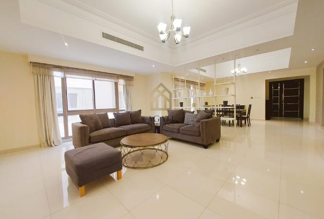 Apartment - 4 Bedrooms - 4 Bathrooms for rent in Mahooz - Manama - Capital Governorate