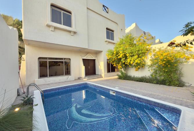 989399 - Property Main Image