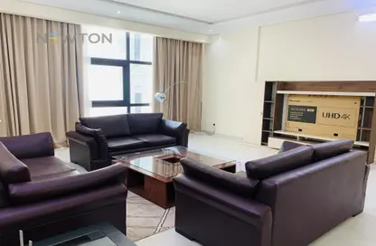 Apartment - 3 Bedrooms - 3 Bathrooms for rent in Mahooz - Manama - Capital Governorate