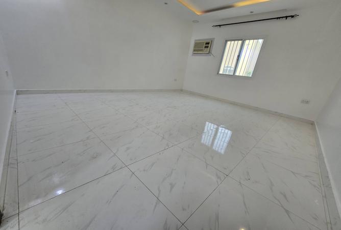 967025 - Property Image 3