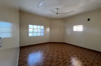 Apartment - 2 Bedrooms - 2 Bathrooms for rent in Tubli - Central Governorate