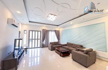 Villa - 4 Bedrooms - 5 Bathrooms for rent in Busaiteen - Muharraq Governorate