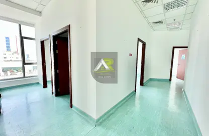 Office Space - Studio - 5 Bathrooms for rent in Seef - Capital Governorate
