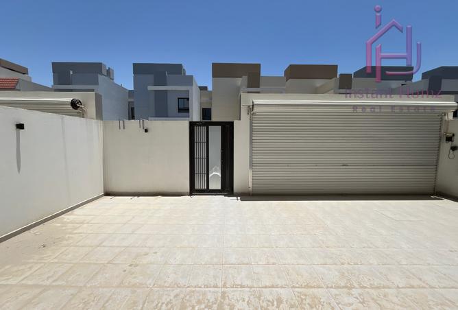 954464 - Property Image 2