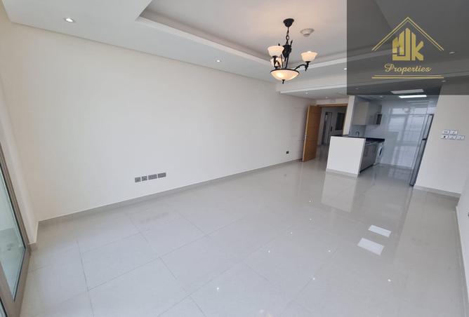 956095 - Property Main Image