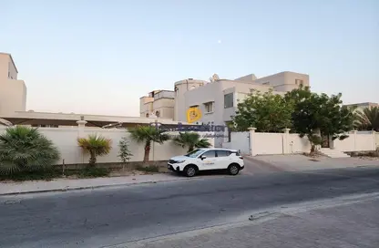 Villa - 6 Bedrooms for sale in Sanad - Central Governorate