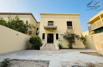 Villa - 5 Bedrooms - 5 Bathrooms for rent in Mahooz - Manama - Capital Governorate