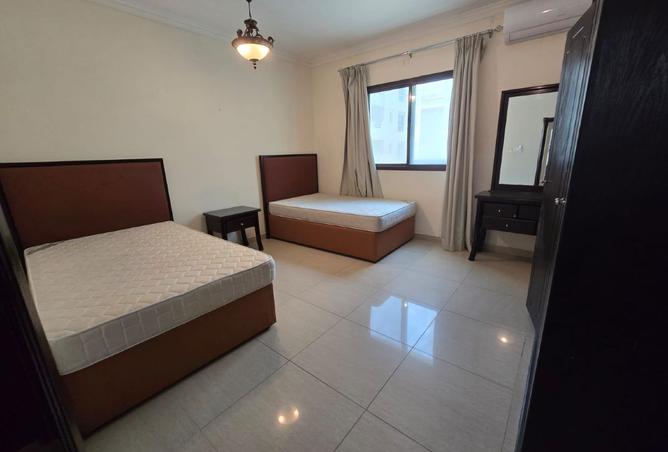 962411 - Property Image 2