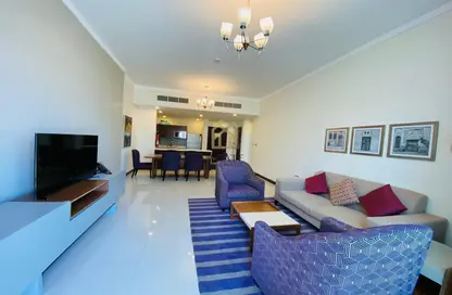 Apartment - 2 Bedrooms - 4 Bathrooms for rent in Al Juffair - Capital Governorate