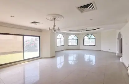 Villa - 4 Bedrooms - 5 Bathrooms for rent in Saar - Northern Governorate