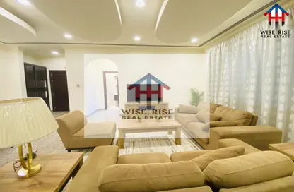 Apartment - 2 Bedrooms - 3 Bathrooms for rent in Busaiteen - Muharraq Governorate