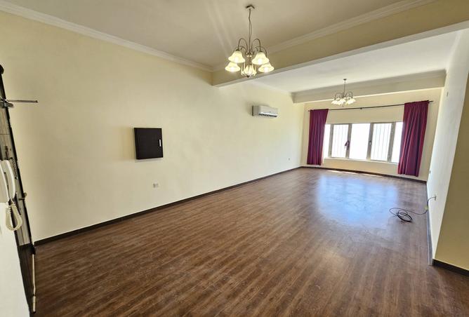 920021 - Property Image 2