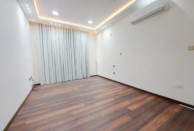 958501 - Property Image 2