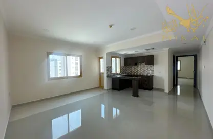 Apartment - 2 Bedrooms - 2 Bathrooms for rent in Busaiteen - Muharraq Governorate
